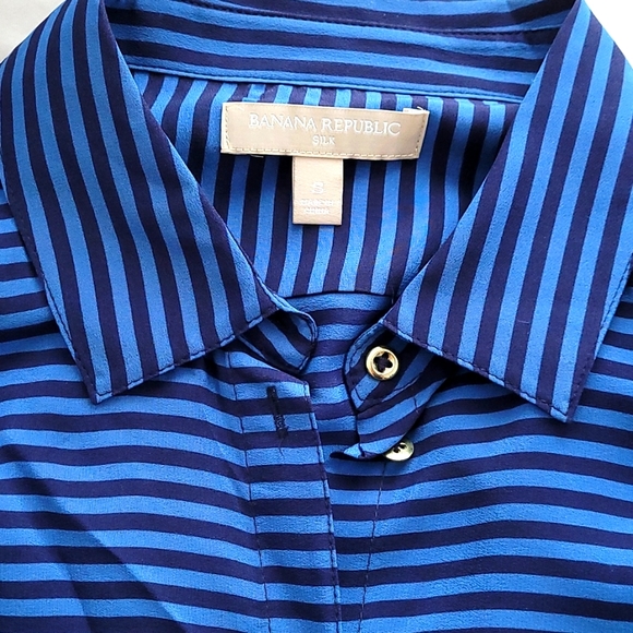 NWOT BR Silk button down shirt, size small - Picture 3 of 5